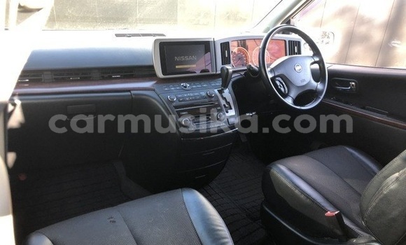 Acheter Occasion Voiture Nissan Elgrand Blanc à Beitbridge, Matabeleland South Acheter Occasion Voiture Nissan Elgrand Blanc à Beitbridge, Matabeleland South