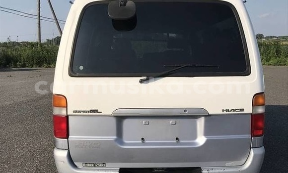 Buy Used Toyota Hiace White Car in Beitbridge in Matabeleland South Buy Used Toyota Hiace White Car in Beitbridge in Matabeleland South