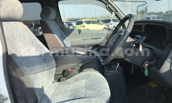 Buy Used Toyota Hiace White Car in Beitbridge in Matabeleland South Buy Used Toyota Hiace White Car in Beitbridge in Matabeleland South