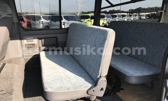 Buy Used Toyota Hiace White Car in Beitbridge in Matabeleland South Buy Used Toyota Hiace White Car in Beitbridge in Matabeleland South