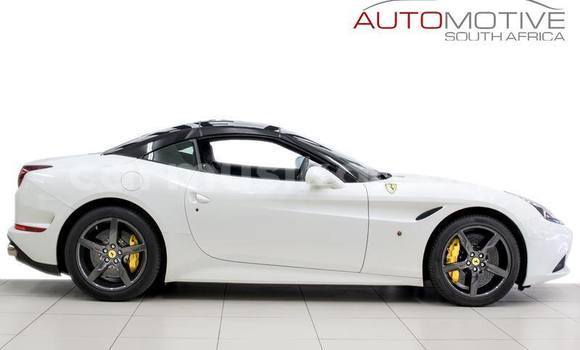 Tenga Tsaru Ferrari California Chena Mota in Harare in Harare Tenga Tsaru Ferrari California Chena Mota in Harare in Harare