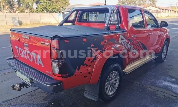 Acheter Occasion Voiture Toyota Hilux Rouge à Beitbridge, Matabeleland South Acheter Occasion Voiture Toyota Hilux Rouge à Beitbridge, Matabeleland South