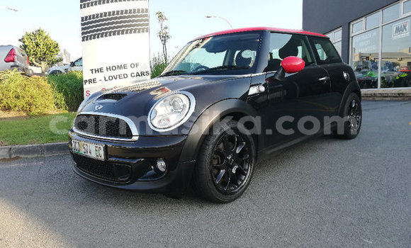 Nunua Ilio tumika MINI Cooper Nyeusi Gari ndani ya Beitbridge nchini Matabeleland Kusini