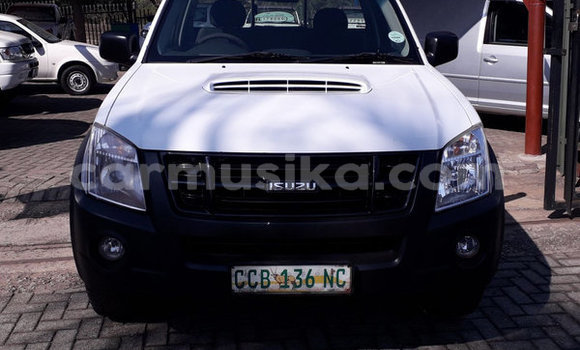 Acheter Occasion Voiture Isuzu KB Blanc à Beitbridge, Matabeleland South Acheter Occasion Voiture Isuzu KB Blanc à Beitbridge, Matabeleland South