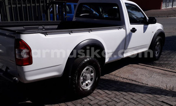 Acheter Occasion Voiture Isuzu KB Blanc à Beitbridge, Matabeleland South Acheter Occasion Voiture Isuzu KB Blanc à Beitbridge, Matabeleland South
