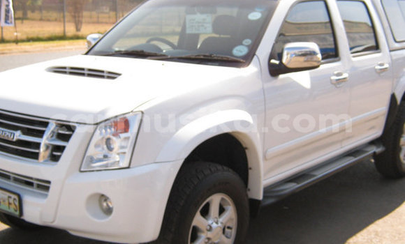 Tenga Tsaru Isuzu KB Chena Mota in Beitbridge in Matabeleland South Tenga Tsaru Isuzu KB Chena Mota in Beitbridge in Matabeleland South