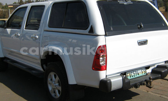 Tenga Tsaru Isuzu KB Chena Mota in Beitbridge in Matabeleland South Tenga Tsaru Isuzu KB Chena Mota in Beitbridge in Matabeleland South