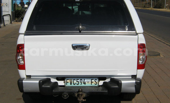 Tenga Tsaru Isuzu KB Chena Mota in Beitbridge in Matabeleland South Tenga Tsaru Isuzu KB Chena Mota in Beitbridge in Matabeleland South