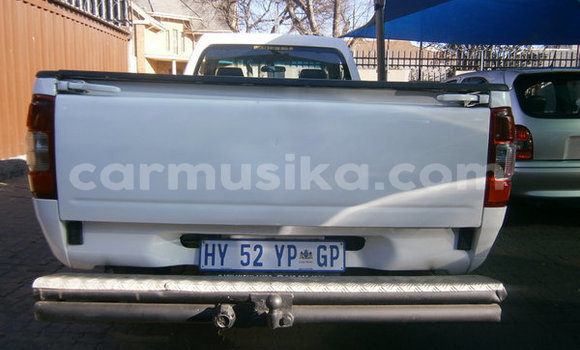 Acheter Occasion Voiture Isuzu KB Blanc à Beitbridge, Matabeleland South Acheter Occasion Voiture Isuzu KB Blanc à Beitbridge, Matabeleland South