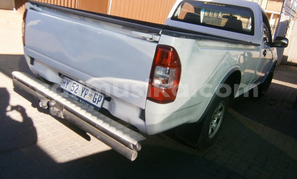 Acheter Occasion Voiture Isuzu KB Blanc à Beitbridge, Matabeleland South Acheter Occasion Voiture Isuzu KB Blanc à Beitbridge, Matabeleland South