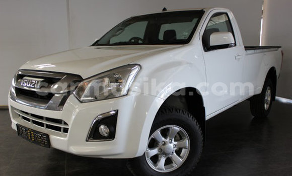 Acheter Occasion Voiture Isuzu KB Blanc à Beitbridge, Matabeleland South Acheter Occasion Voiture Isuzu KB Blanc à Beitbridge, Matabeleland South