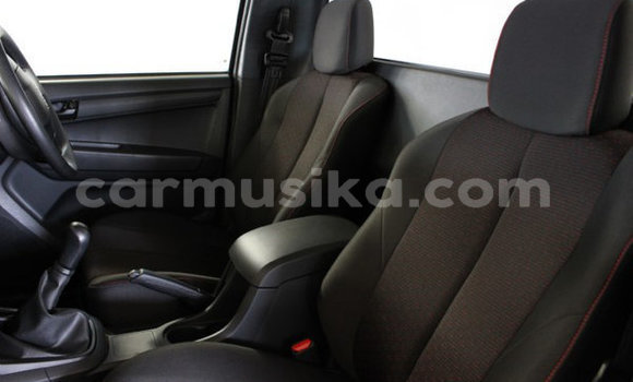 Acheter Occasion Voiture Isuzu KB Blanc à Beitbridge, Matabeleland South Acheter Occasion Voiture Isuzu KB Blanc à Beitbridge, Matabeleland South