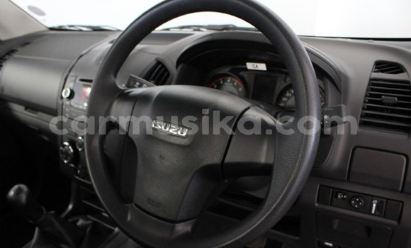Acheter Occasion Voiture Isuzu KB Blanc à Beitbridge, Matabeleland South Acheter Occasion Voiture Isuzu KB Blanc à Beitbridge, Matabeleland South