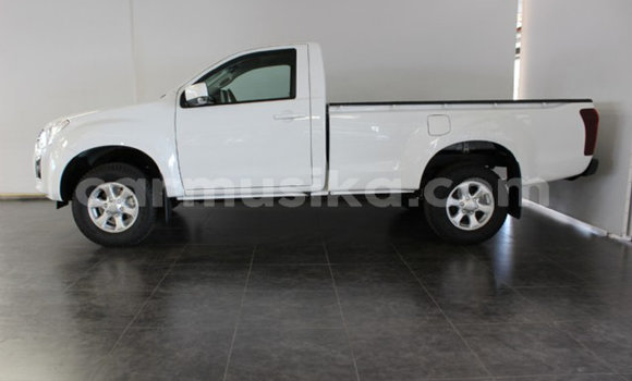 Acheter Occasion Voiture Isuzu KB Blanc à Beitbridge, Matabeleland South Acheter Occasion Voiture Isuzu KB Blanc à Beitbridge, Matabeleland South