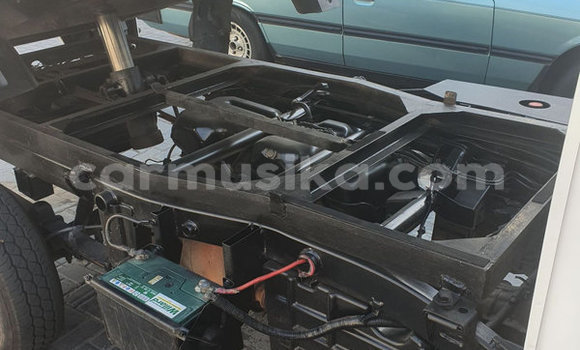 Acheter Occasion Voiture Hyundai H200 Blanc à Beitbridge, Matabeleland South Acheter Occasion Voiture Hyundai H200 Blanc à Beitbridge, Matabeleland South