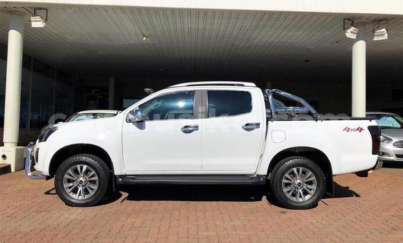 Buy Used Isuzu KB White Car in Beitbridge in Matabeleland South Buy Used Isuzu KB White Car in Beitbridge in Matabeleland South