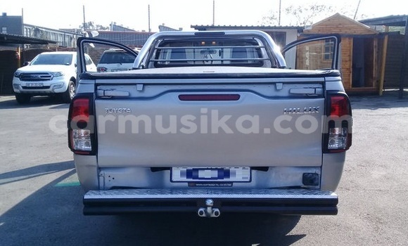 Buy Used Toyota Hilux Silver Car in Beitbridge in Matabeleland South Buy Used Toyota Hilux Silver Car in Beitbridge in Matabeleland South