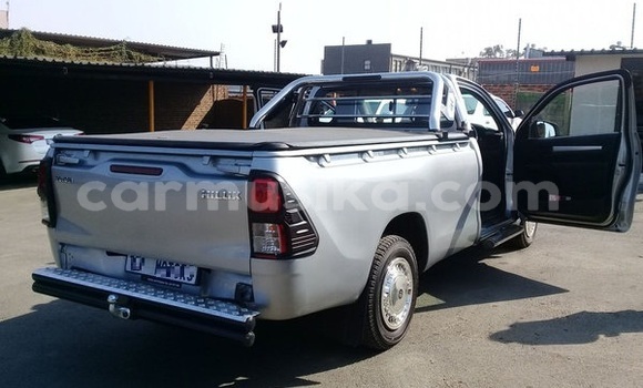 Buy Used Toyota Hilux Silver Car in Beitbridge in Matabeleland South Buy Used Toyota Hilux Silver Car in Beitbridge in Matabeleland South