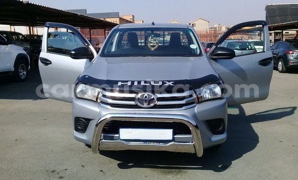 Buy Used Toyota Hilux Silver Car in Beitbridge in Matabeleland South Buy Used Toyota Hilux Silver Car in Beitbridge in Matabeleland South