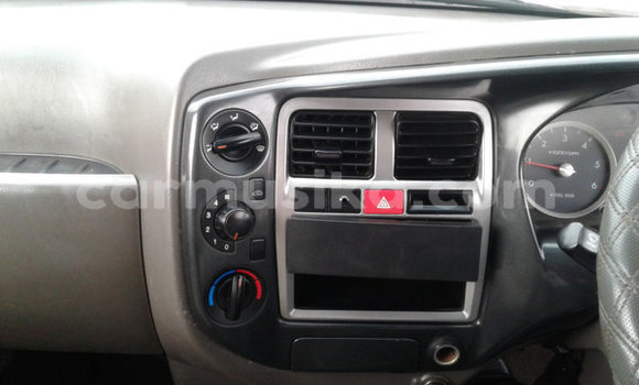 Acheter Occasion Voiture Hyundai H200 Blanc à Beitbridge, Matabeleland South Acheter Occasion Voiture Hyundai H200 Blanc à Beitbridge, Matabeleland South