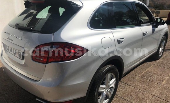Acheter Occasion Voiture Porsche Carrera GT Gris à Beitbridge, Matabeleland South Acheter Occasion Voiture Porsche Carrera GT Gris à Beitbridge, Matabeleland South