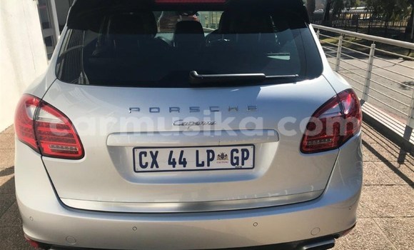 Acheter Occasion Voiture Porsche Carrera GT Gris à Beitbridge, Matabeleland South Acheter Occasion Voiture Porsche Carrera GT Gris à Beitbridge, Matabeleland South