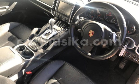 Acheter Occasion Voiture Porsche Carrera GT Gris à Beitbridge, Matabeleland South Acheter Occasion Voiture Porsche Carrera GT Gris à Beitbridge, Matabeleland South