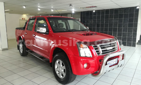 Nunua Ilio tumika Isuzu KB Nyekundu Gari ndani ya Beitbridge nchini Matabeleland Kusini Nunua Ilio tumika Isuzu KB Nyekundu Gari ndani ya Beitbridge nchini Matabeleland Kusini