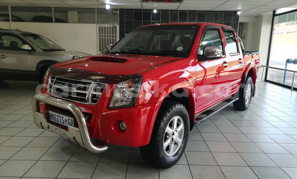 Nunua Ilio tumika Isuzu KB Nyekundu Gari ndani ya Beitbridge nchini Matabeleland Kusini Nunua Ilio tumika Isuzu KB Nyekundu Gari ndani ya Beitbridge nchini Matabeleland Kusini