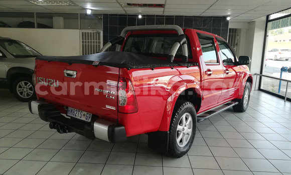 Nunua Ilio tumika Isuzu KB Nyekundu Gari ndani ya Beitbridge nchini Matabeleland Kusini Nunua Ilio tumika Isuzu KB Nyekundu Gari ndani ya Beitbridge nchini Matabeleland Kusini