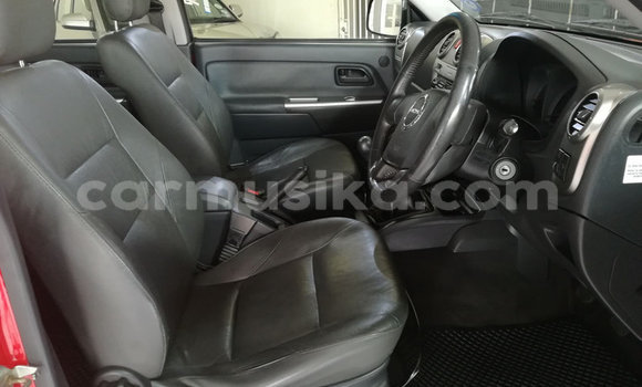 Nunua Ilio tumika Isuzu KB Nyekundu Gari ndani ya Beitbridge nchini Matabeleland Kusini Nunua Ilio tumika Isuzu KB Nyekundu Gari ndani ya Beitbridge nchini Matabeleland Kusini