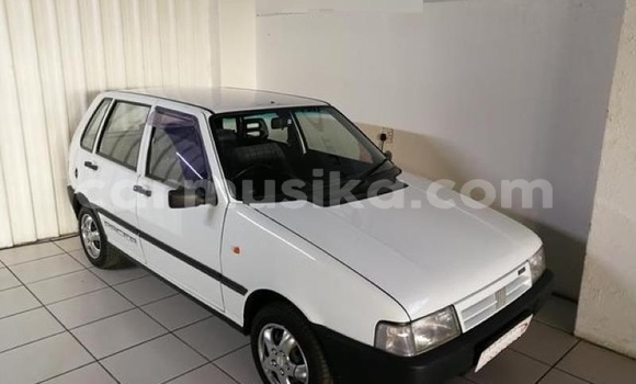 Acheter Occasion Voiture Fiat Uno Blanc à Beitbridge, Matabeleland South Acheter Occasion Voiture Fiat Uno Blanc à Beitbridge, Matabeleland South