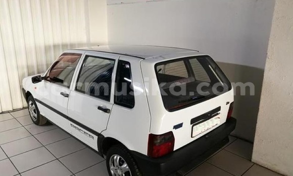 Acheter Occasion Voiture Fiat Uno Blanc à Beitbridge, Matabeleland South Acheter Occasion Voiture Fiat Uno Blanc à Beitbridge, Matabeleland South