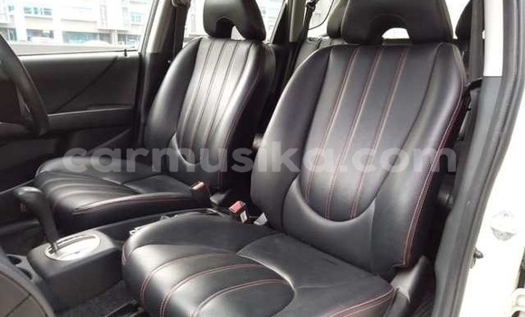 Acheter Occasion Voiture Honda Fit Blanc à Beitbridge, Matabeleland South Acheter Occasion Voiture Honda Fit Blanc à Beitbridge, Matabeleland South