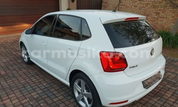 Acheter Occasion Voiture Volkswagen Polo Blanc à Avondale, Harare Acheter Occasion Voiture Volkswagen Polo Blanc à Avondale, Harare
