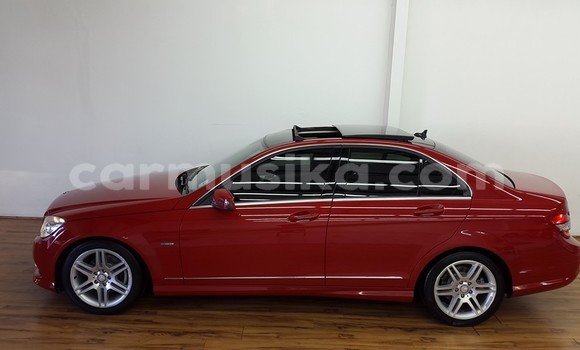 Tenga Tsaru Mercedes‒Benz C–Class Tsvuku Mota in Beitbridge in Matabeleland South Tenga Tsaru Mercedes‒Benz C–Class Tsvuku Mota in Beitbridge in Matabeleland South