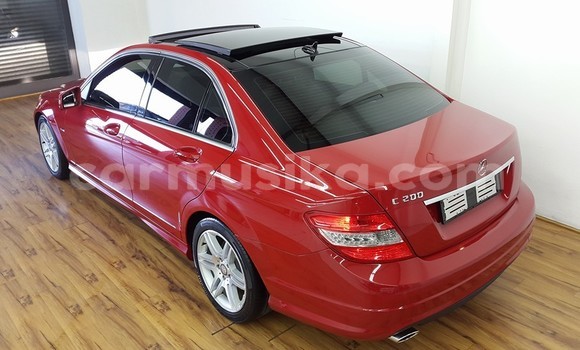 Tenga Tsaru Mercedes‒Benz C–Class Tsvuku Mota in Beitbridge in Matabeleland South Tenga Tsaru Mercedes‒Benz C–Class Tsvuku Mota in Beitbridge in Matabeleland South