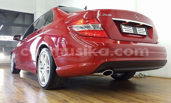 Tenga Tsaru Mercedes‒Benz C–Class Tsvuku Mota in Beitbridge in Matabeleland South Tenga Tsaru Mercedes‒Benz C–Class Tsvuku Mota in Beitbridge in Matabeleland South