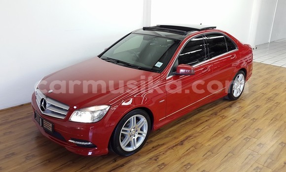 Tenga Tsaru Mercedes‒Benz C–Class Tsvuku Mota in Beitbridge in Matabeleland South Tenga Tsaru Mercedes‒Benz C–Class Tsvuku Mota in Beitbridge in Matabeleland South