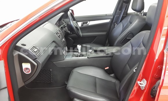 Tenga Tsaru Mercedes‒Benz C–Class Tsvuku Mota in Beitbridge in Matabeleland South Tenga Tsaru Mercedes‒Benz C–Class Tsvuku Mota in Beitbridge in Matabeleland South