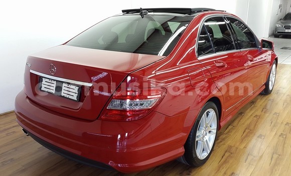 Tenga Tsaru Mercedes‒Benz C–Class Tsvuku Mota in Beitbridge in Matabeleland South Tenga Tsaru Mercedes‒Benz C–Class Tsvuku Mota in Beitbridge in Matabeleland South