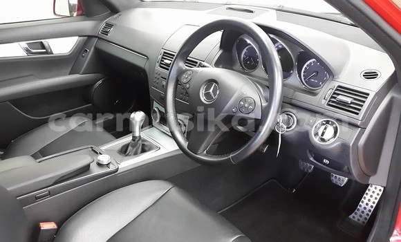 Tenga Tsaru Mercedes‒Benz C–Class Tsvuku Mota in Beitbridge in Matabeleland South Tenga Tsaru Mercedes‒Benz C–Class Tsvuku Mota in Beitbridge in Matabeleland South