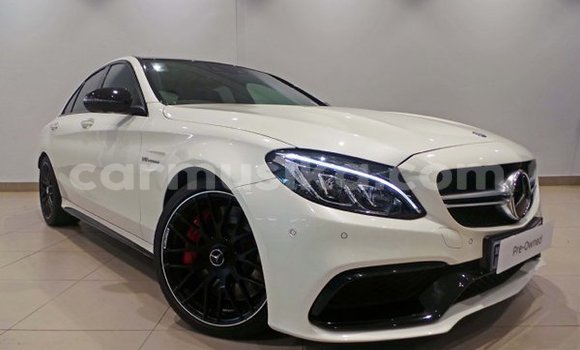 Tenga Tsaru Mercedes‒Benz C–Class Chena Mota in Beitbridge in Matabeleland South Tenga Tsaru Mercedes‒Benz C–Class Chena Mota in Beitbridge in Matabeleland South