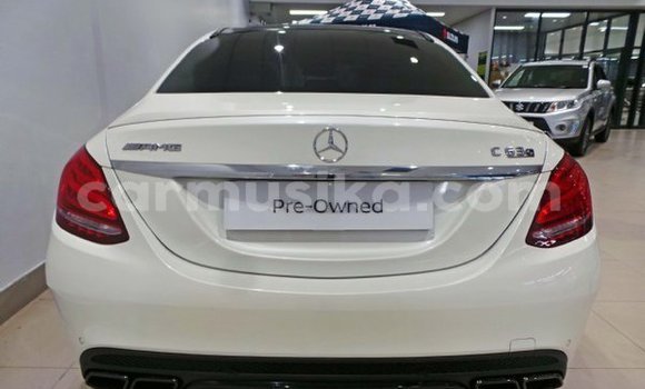 Tenga Tsaru Mercedes‒Benz C–Class Chena Mota in Beitbridge in Matabeleland South Tenga Tsaru Mercedes‒Benz C–Class Chena Mota in Beitbridge in Matabeleland South