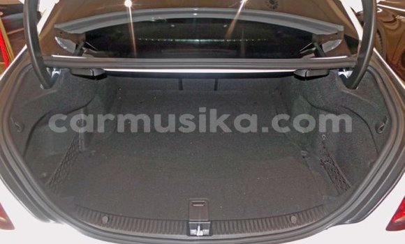 Tenga Tsaru Mercedes‒Benz C–Class Chena Mota in Beitbridge in Matabeleland South Tenga Tsaru Mercedes‒Benz C–Class Chena Mota in Beitbridge in Matabeleland South