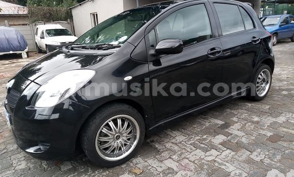 Acheter Occasion Voiture Toyota Yaris Noir à Beitbridge, Matabeleland South Acheter Occasion Voiture Toyota Yaris Noir à Beitbridge, Matabeleland South