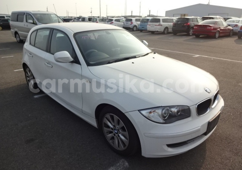Big with watermark 2011 bmw 1 series2