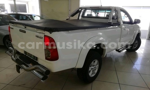 Buy Used Toyota Hilux White Car in Beitbridge in Matabeleland South Buy Used Toyota Hilux White Car in Beitbridge in Matabeleland South