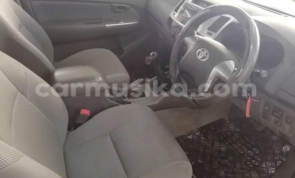 Buy Used Toyota Hilux White Car in Beitbridge in Matabeleland South Buy Used Toyota Hilux White Car in Beitbridge in Matabeleland South