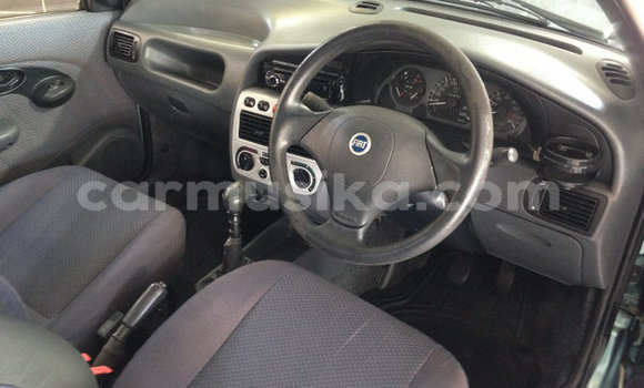 Buy Used Fiat Palio Green Car in Beitbridge in Matabeleland South Buy Used Fiat Palio Green Car in Beitbridge in Matabeleland South